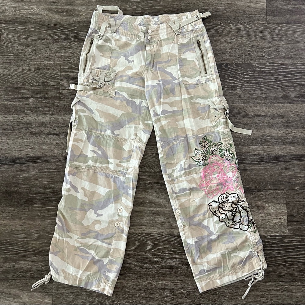 VENUS Camouflage Wide Leg Pants with Floral Design